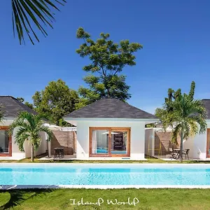 Resort Island World ***